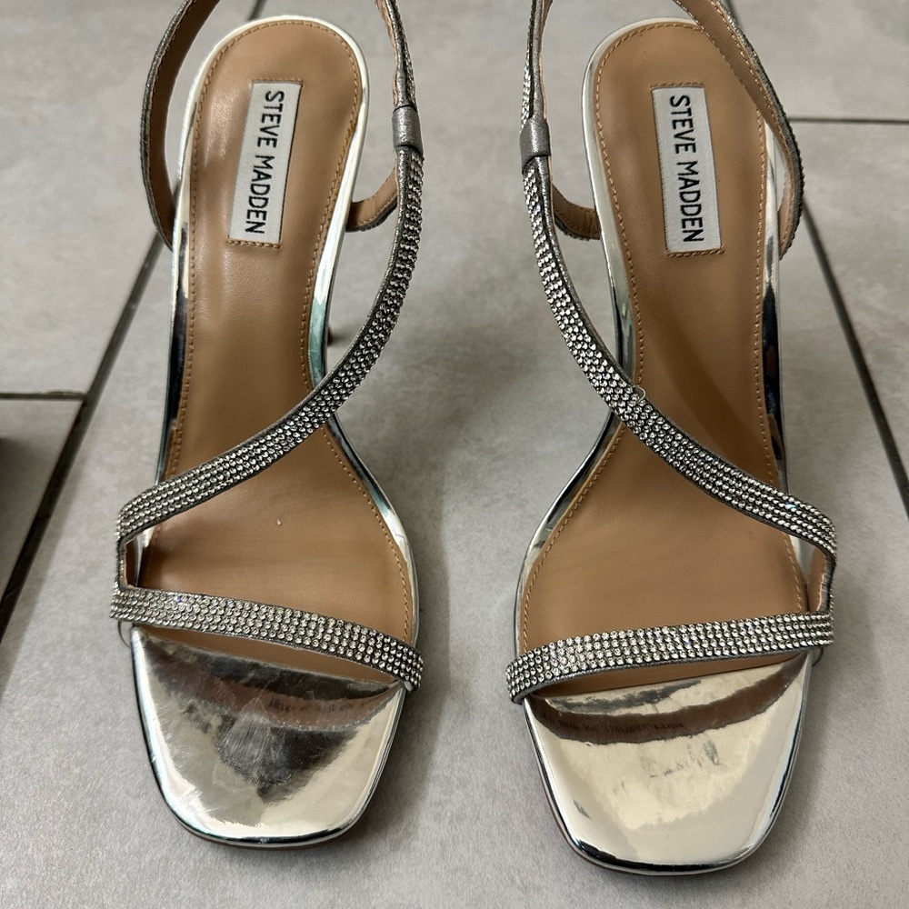 Steve Madden Silver Strappy Women's Sandals Size 10
